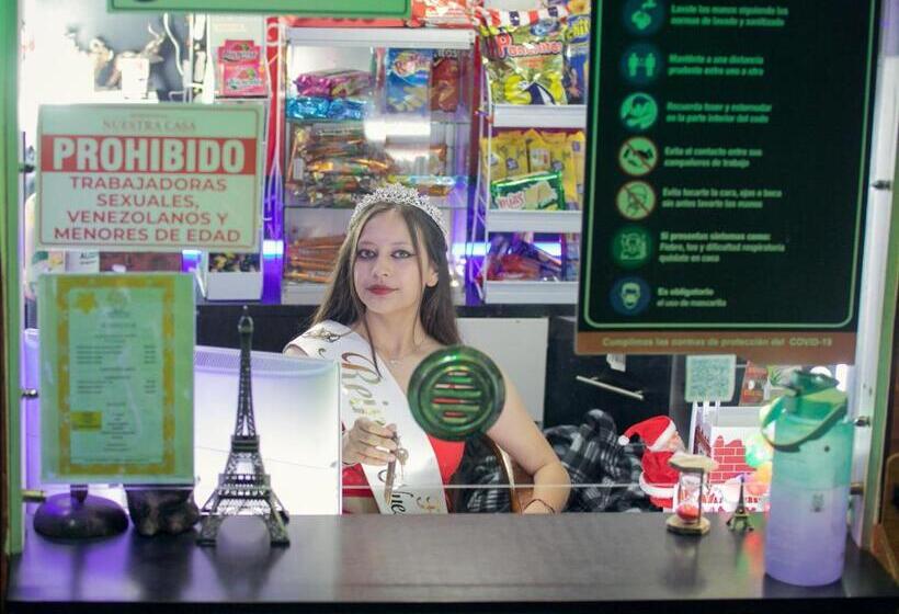 غرفة قياسية, Nuestra Casa