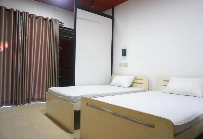 Номер Стандарт Вид на Сад, Villa Nadya Guesthouse