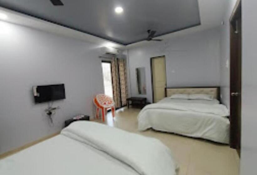 סוויטה, Raigad Srushti Beach Resort Nagaon