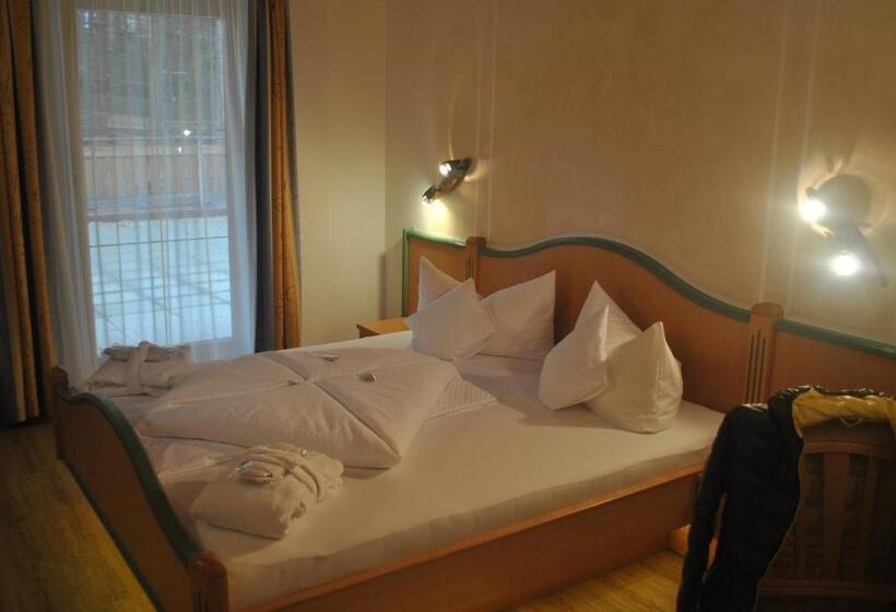 Апартаменты 2 Спальни с Балконом, Familienhotel Moos Alm