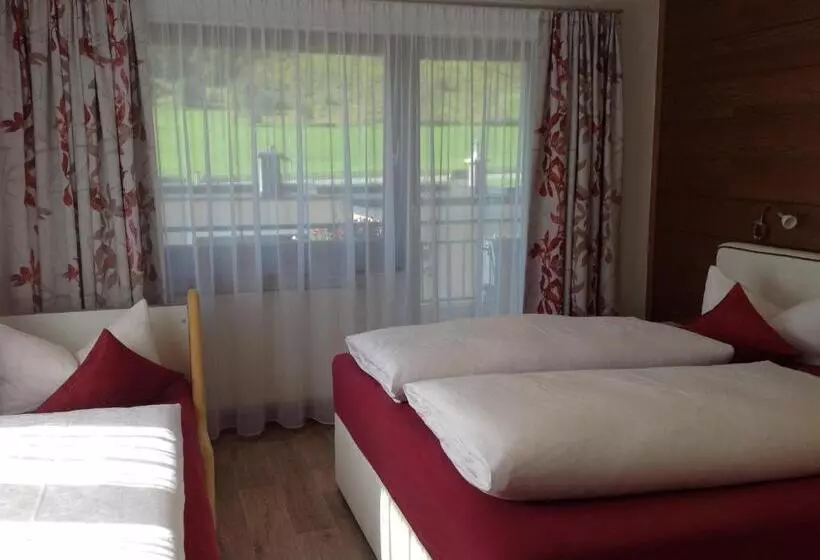 اتاق استاندارد سه نفره, Apart Garni Lais