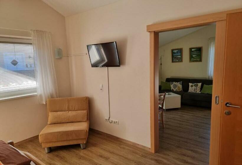 带1个卧室的带阳台的公寓, Das Taubenhaus