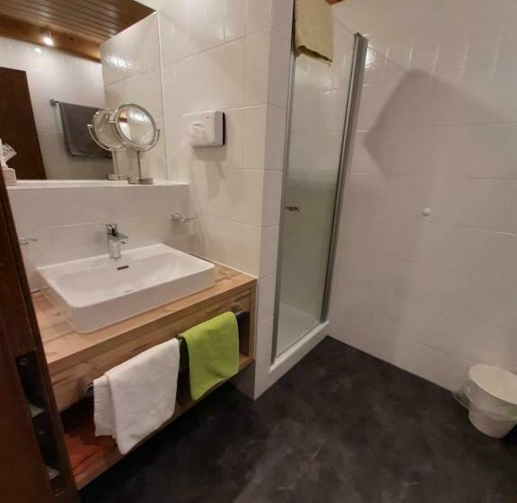 スタンダードルーム, Forellenstube