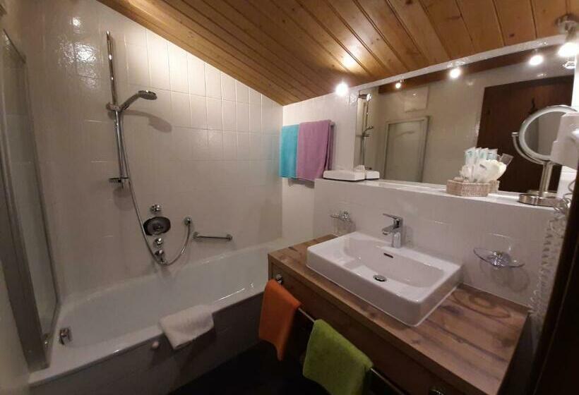 Номер Стандарт, Forellenstube