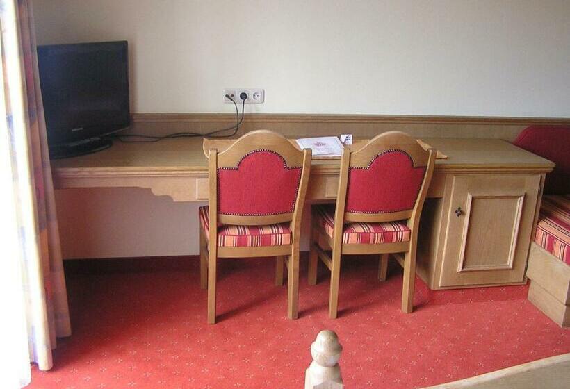 غرفة قياسية مزوَّدة بشُرفة, Gasthof Ascherwirt