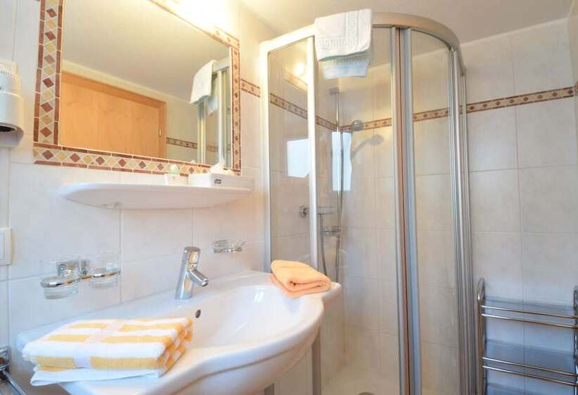 标准间, Haus Jehle