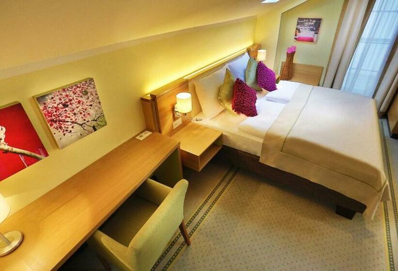 חדר סופריור, Leobersdorfer Hof