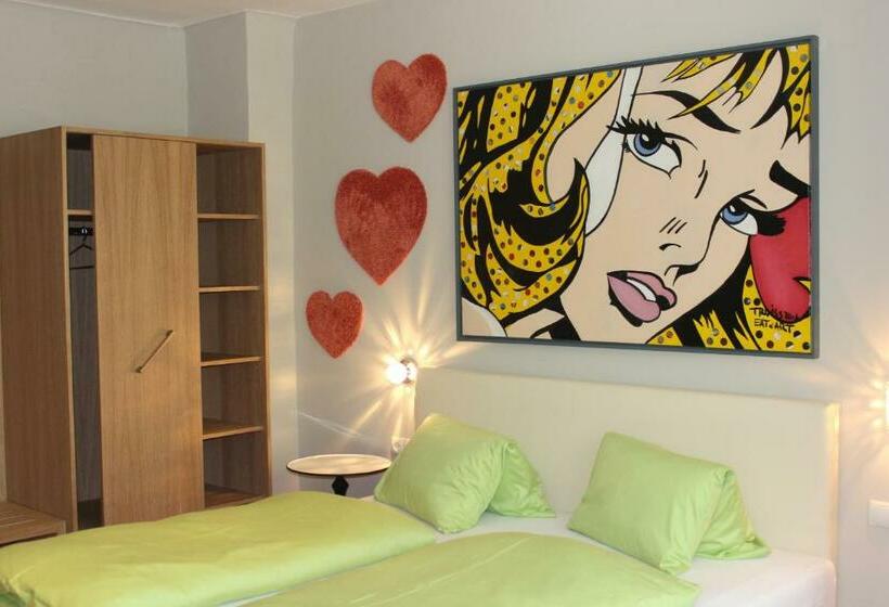 Номер Стандарт, Malerwinkl Restaurant + Kunst