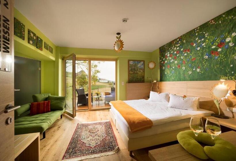 Номер Стандарт с Балконом, Malerwinkl Restaurant + Kunst