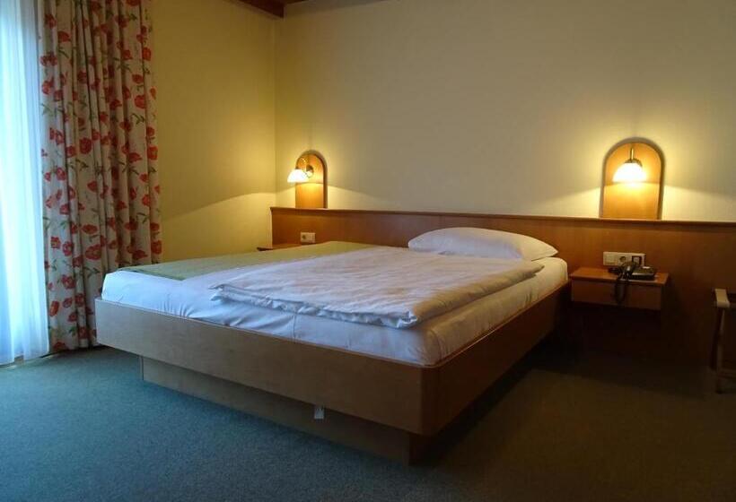 标准三人间, Pension Friedl