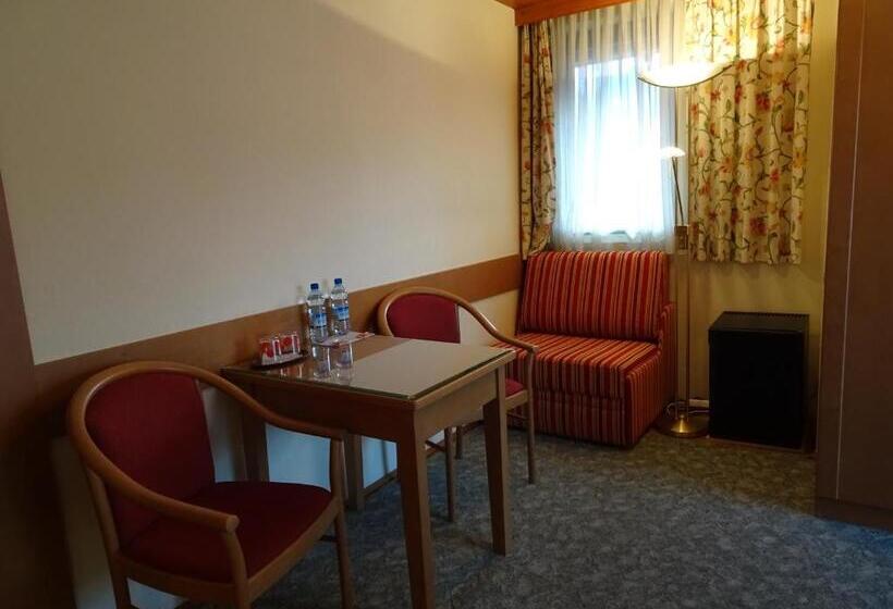 标准三人间, Pension Friedl