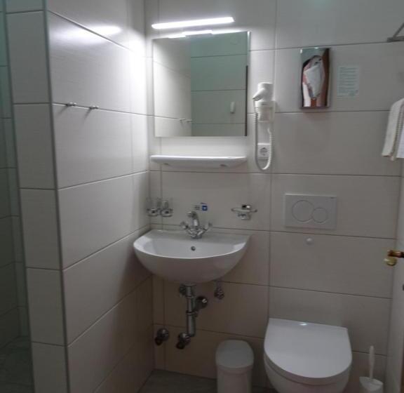 标准三人间, Pension Friedl