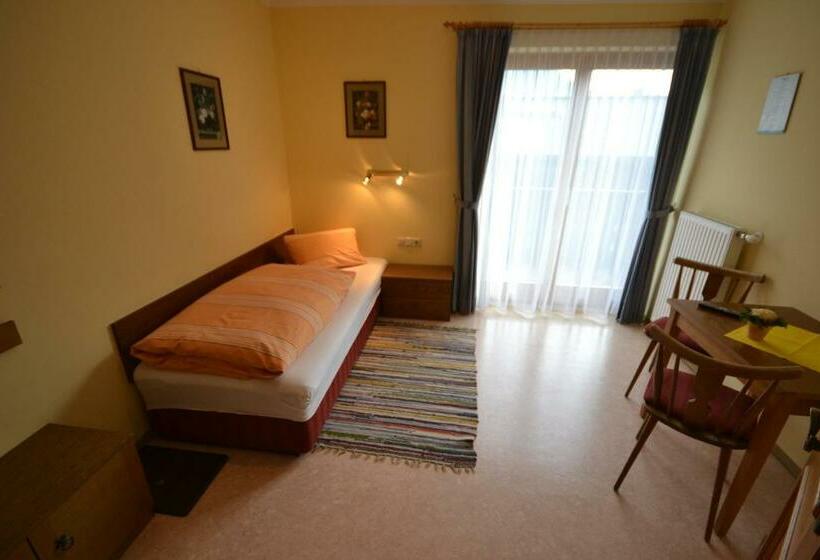 اتاق استاندارد یک تخته با بالکن, Pension Theresia