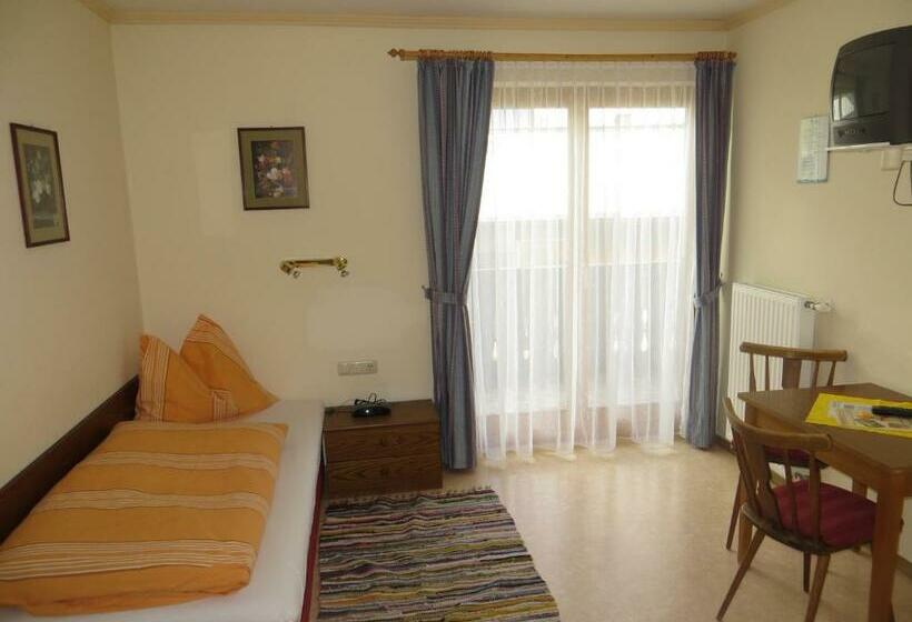 اتاق استاندارد یک تخته با بالکن, Pension Theresia