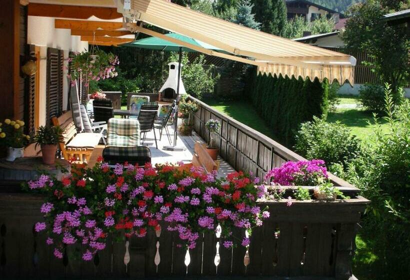 اتاق استاندارد یک تخته با بالکن, Pension Theresia