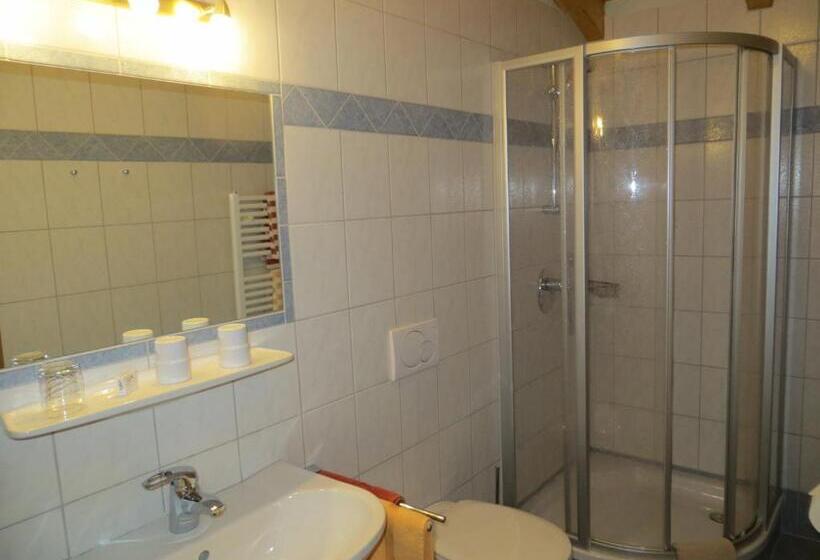 اتاق استاندارد با بالکن, Pension Theresia