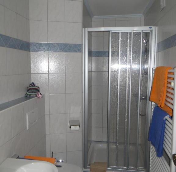 اتاق استاندارد با بالکن, Pension Theresia