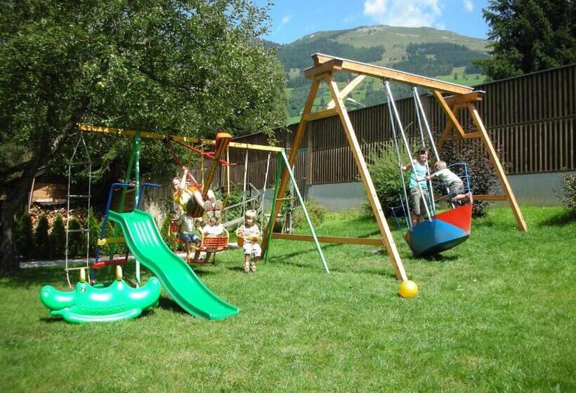 اتاق استاندارد با بالکن, Pension Theresia