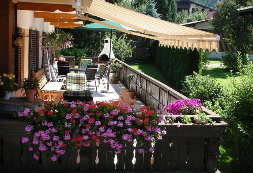 اتاق استاندارد با بالکن, Pension Theresia