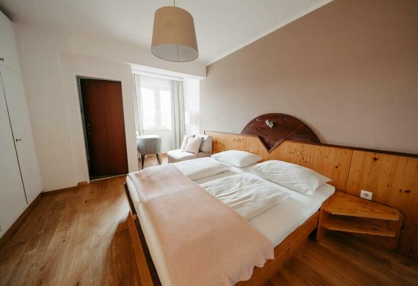 اتاق استاندارد, Restaurant Soleo