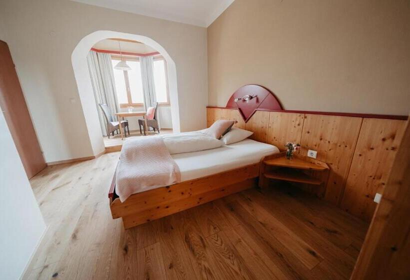 اتاق استاندارد سه نفره, Restaurant Soleo