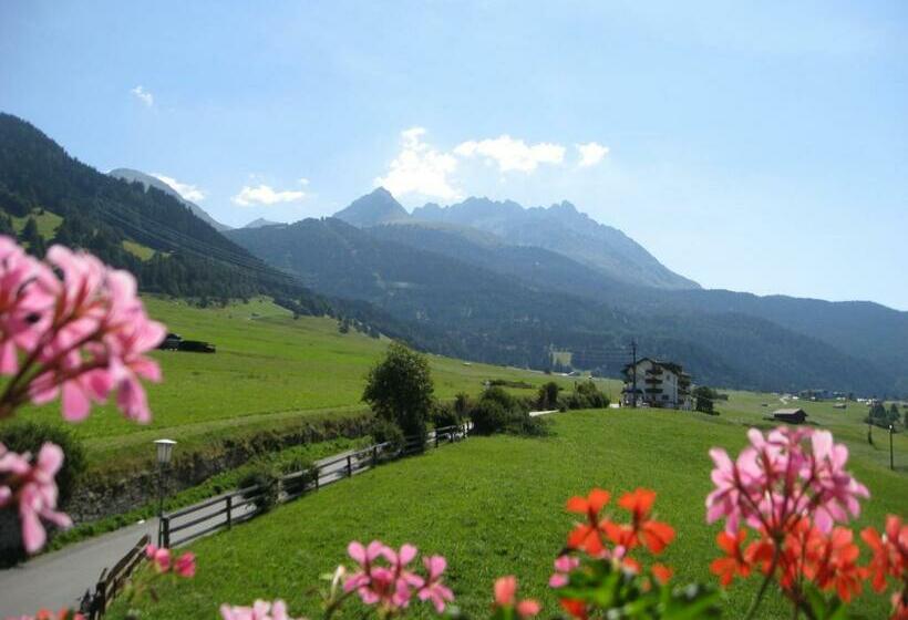 آپارتمان 1 خوابه با تراس, Alpenrose Apart