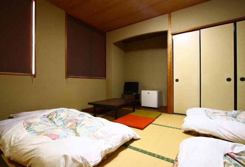 Четырехместный Номер Стандарт, 日本料理旅館いすゞ