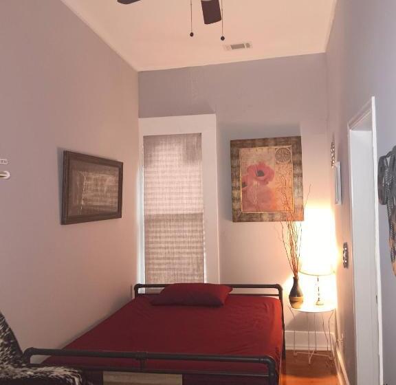 اتاق استاندارد, Downtown Abbey @ Dodd