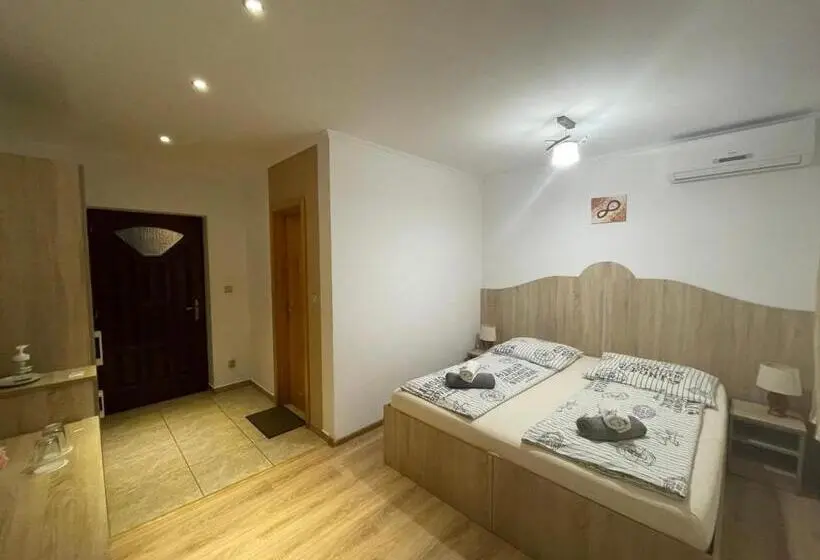 Deluxe-huone, Penzion Dori