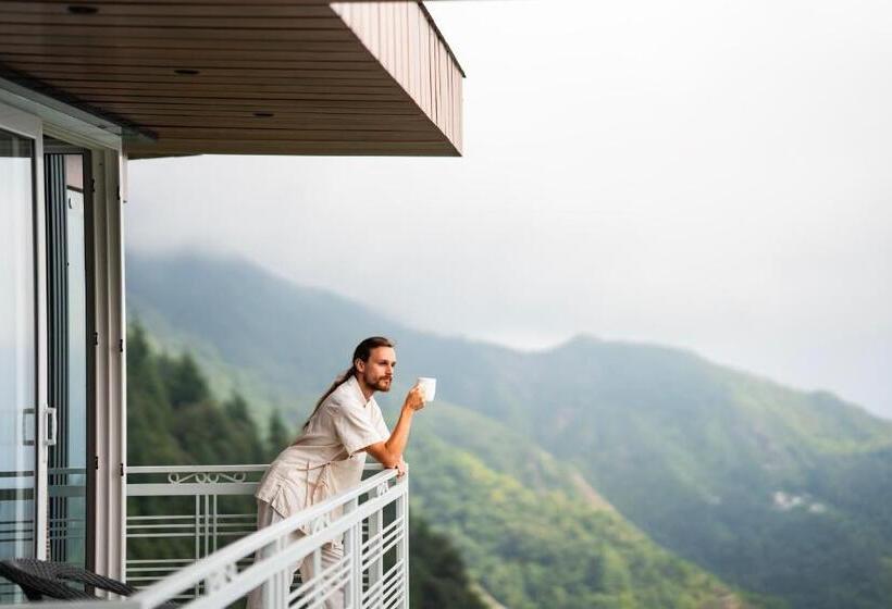 جناح جونيور مزوَّد بشرفة, Alt Life Luxe   Uppper Bhagsu Mcleodganj