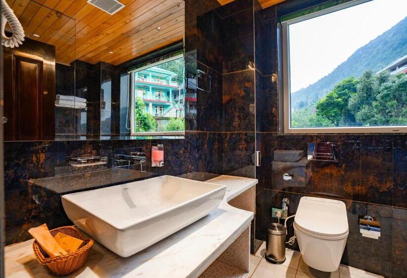 스탠다드 룸 킹사이즈 침대, Alt Life Luxe   Uppper Bhagsu Mcleodganj