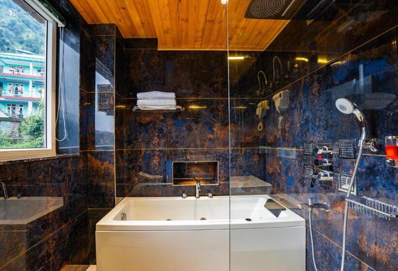 غرفة قياسية سرير كينج, Alt Life Luxe   Uppper Bhagsu Mcleodganj