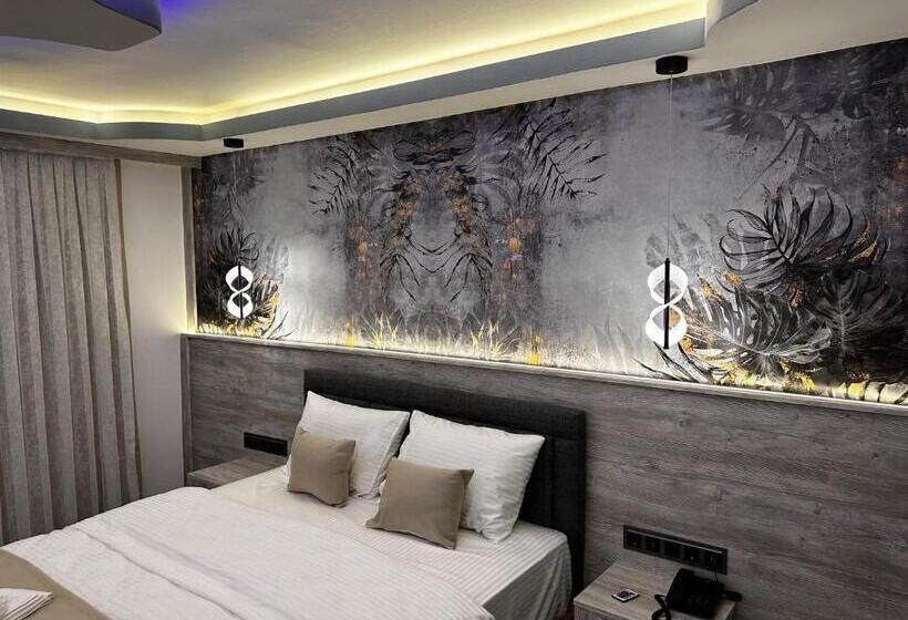 جناح مزود بجاكوزى, Blue Moonrise