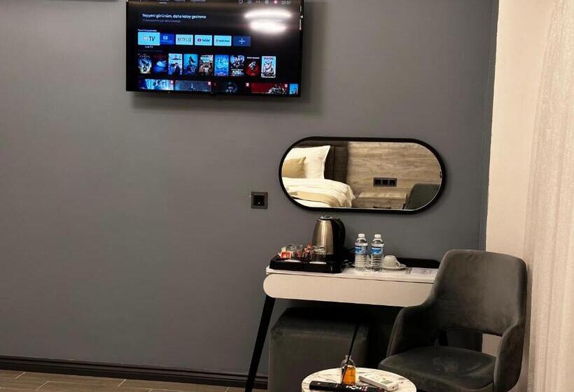 غرفة قياسية, Blue Moonrise