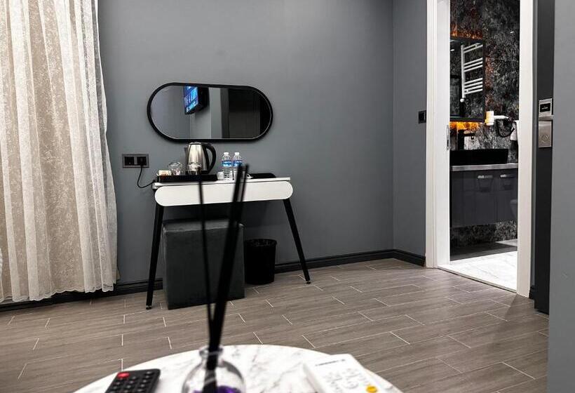 غرفة قياسية, Blue Moonrise