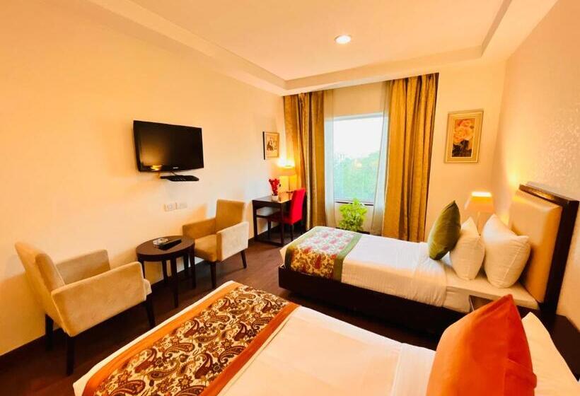غرفة ديلوكس, Corus Hotel & Banquets   Sector 14, Gurgaon Couple Friendly