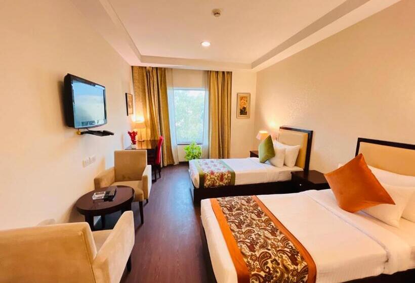 غرفة ديلوكس, Corus Hotel & Banquets   Sector 14, Gurgaon Couple Friendly