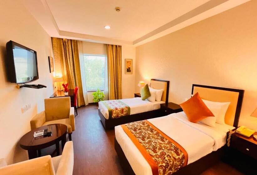 غرفة ديلوكس, Corus Hotel & Banquets   Sector 14, Gurgaon Couple Friendly