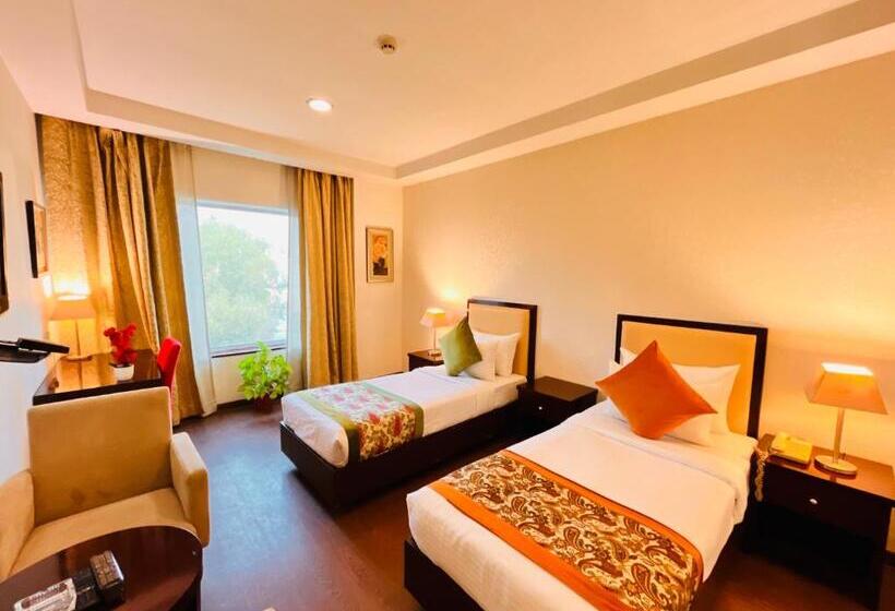 غرفة ديلوكس, Corus Hotel & Banquets   Sector 14, Gurgaon Couple Friendly