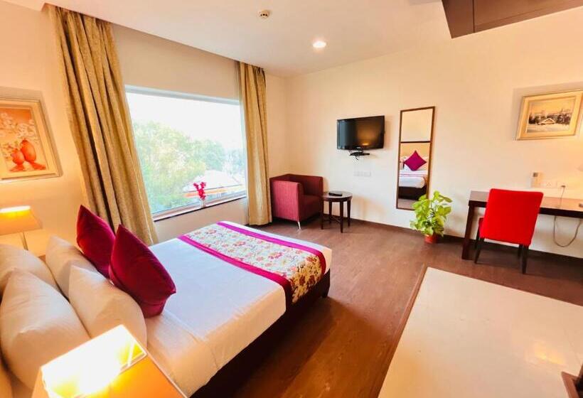 غرفة ديلوكس, Corus Hotel & Banquets   Sector 14, Gurgaon Couple Friendly