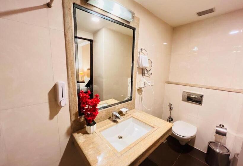 جناح ديلوكس, Corus Hotel & Banquets   Sector 14, Gurgaon Couple Friendly