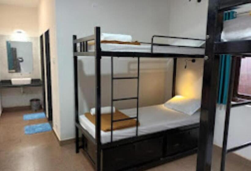 חדר אקונומי, Durvankur Amboli