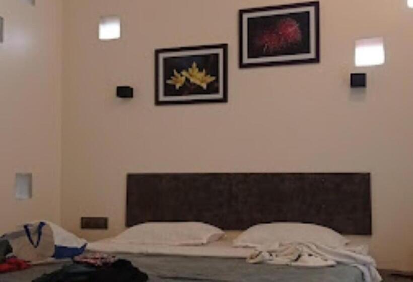 חדר דלוקס, Durvankur Amboli