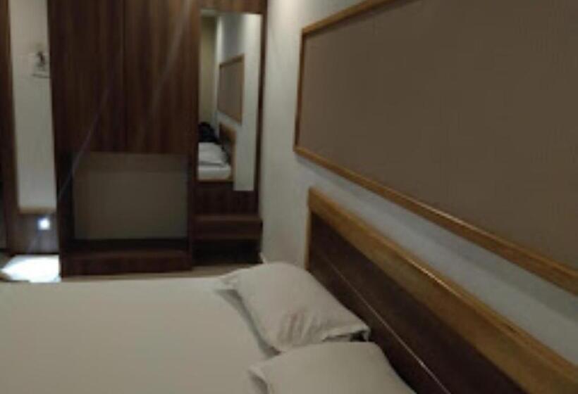 חדר סטנדרט, Jaltarang Kalmath