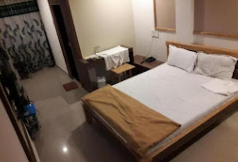 חדר סטנדרט, Jaltarang Kalmath