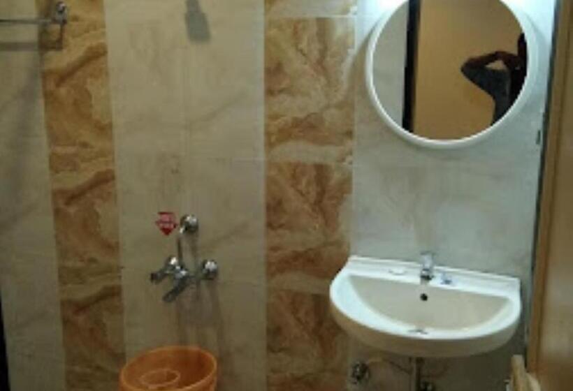 חדר דלוקס, Jaltarang Kalmath