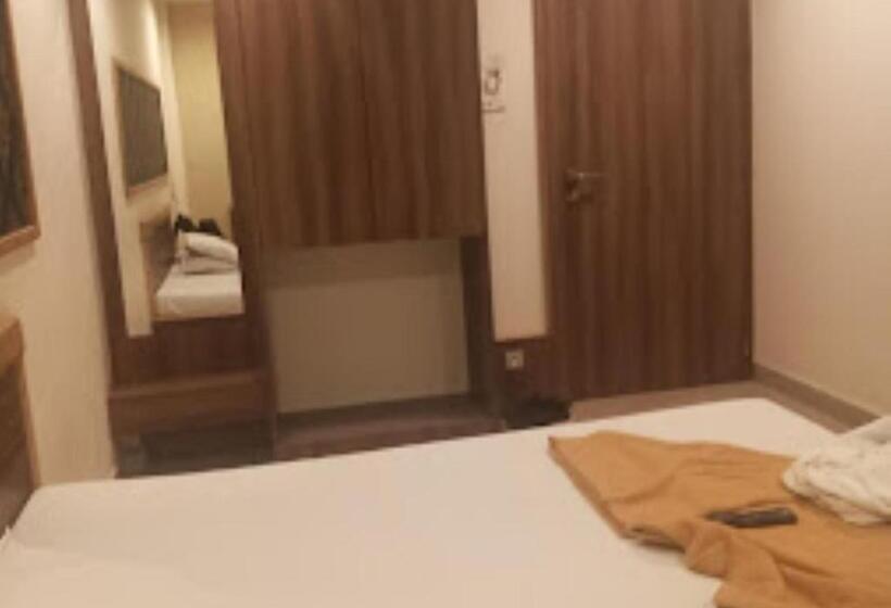 חדר דלוקס, Jaltarang Kalmath