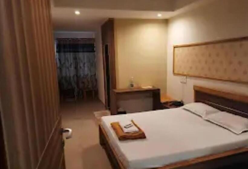 חדר משפחתי, Jaltarang Kalmath