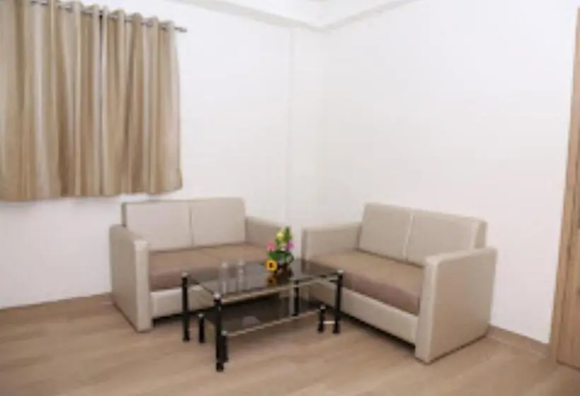 デラックスルーム, Lotus Chandrapur