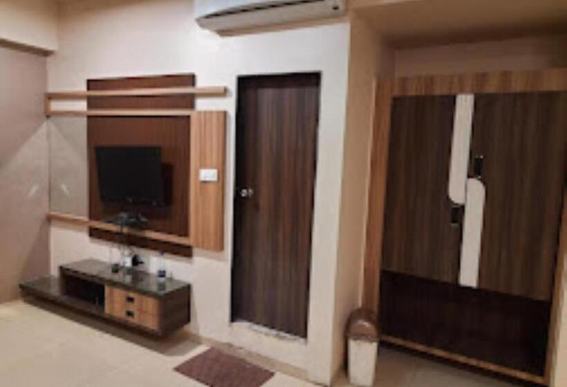 غرفة ديلوكس سرير كينج, Pratibha Executive 2 Star Osmanabad